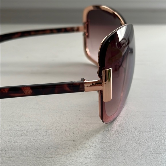 SAM EDELMAN Metallic Rose Gold Oversized Frame Sunglasses - Picture 10 of 10